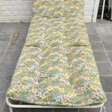 Folding deckchair camp bed