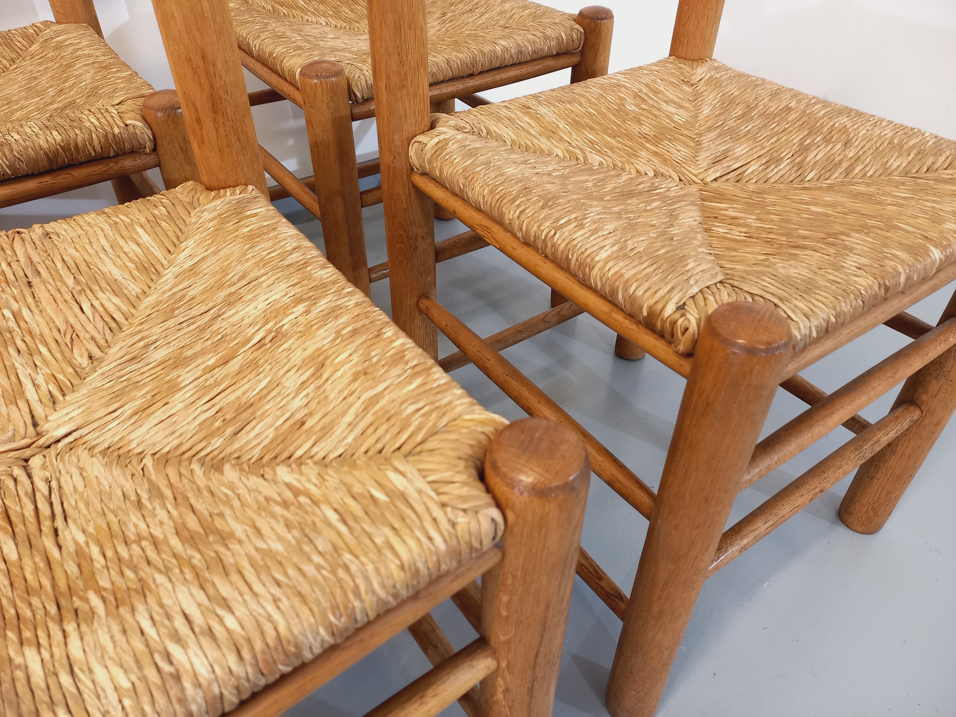 Suite of 6 vintage brutalist chairs in solid oak wood and straw from the 60s