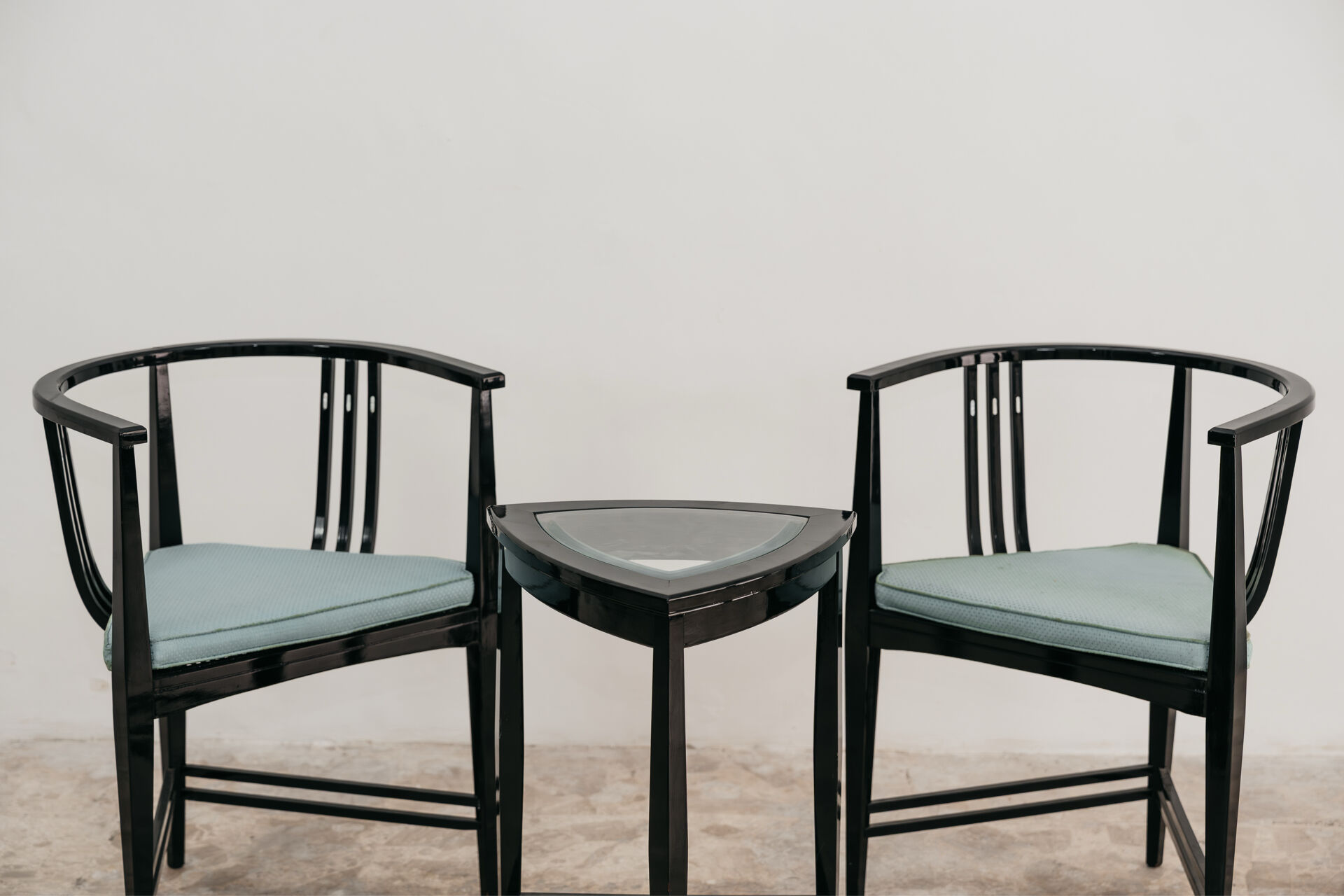 Fauteuils et table d'Ernest Archibald Taylor Coppia de Poltrones