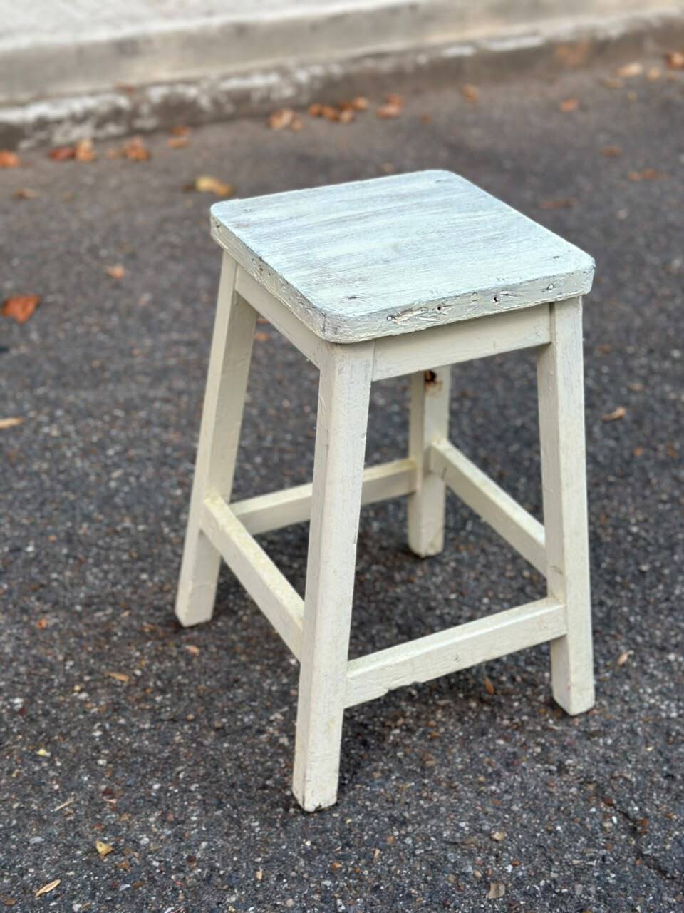 Rustic square farmhouse stool in patinated white wood from the 1960s.