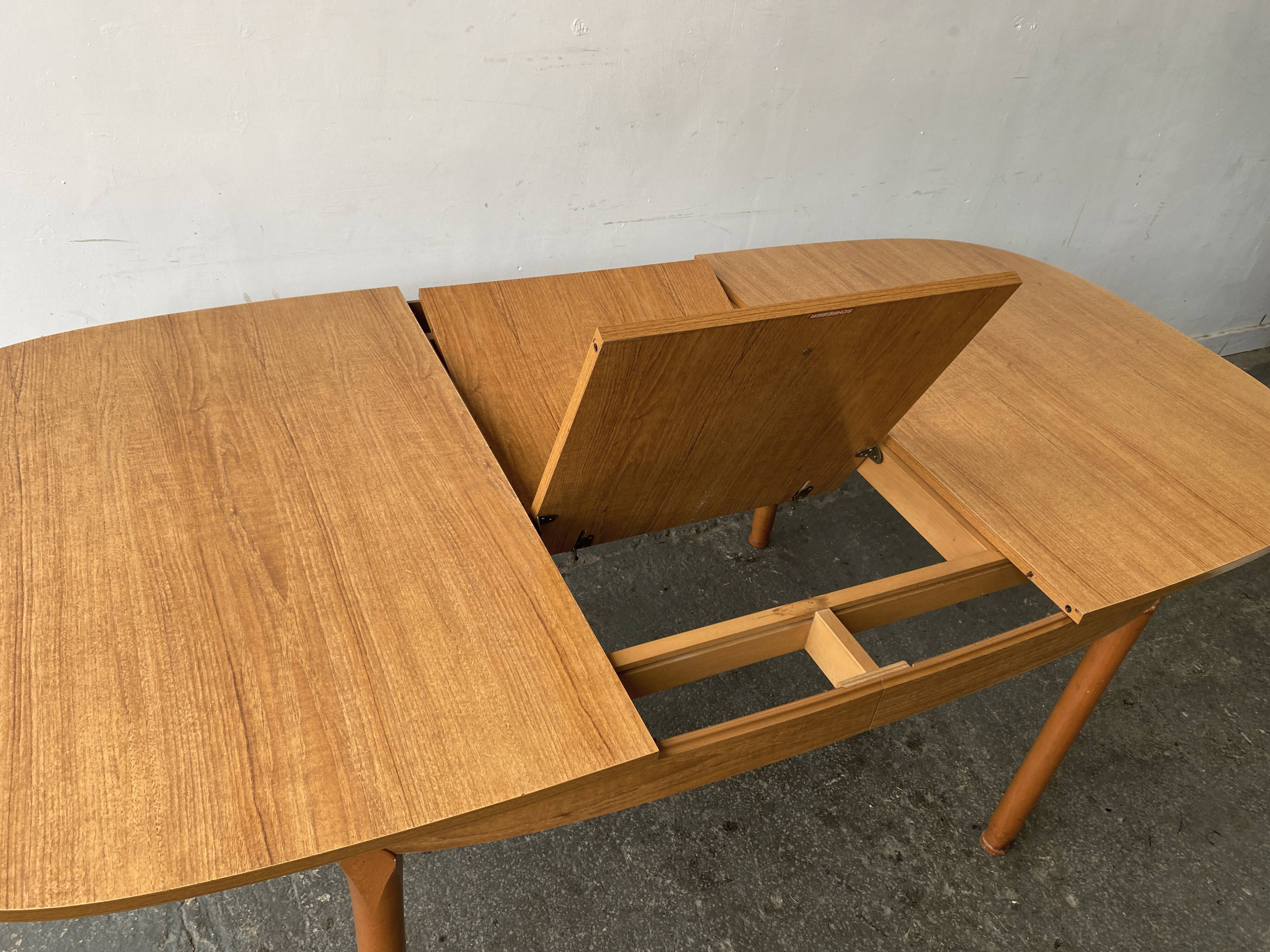 Grande table de salle à manger extensible de style moderne du milieu du siècle, années 1960, par Schreiber