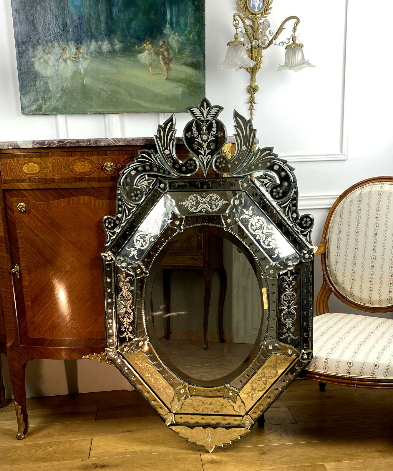 Early 20th century Venetian mirror made of bevelled glass engraved 123 x 73 cm