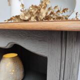 Oak chest of drawers