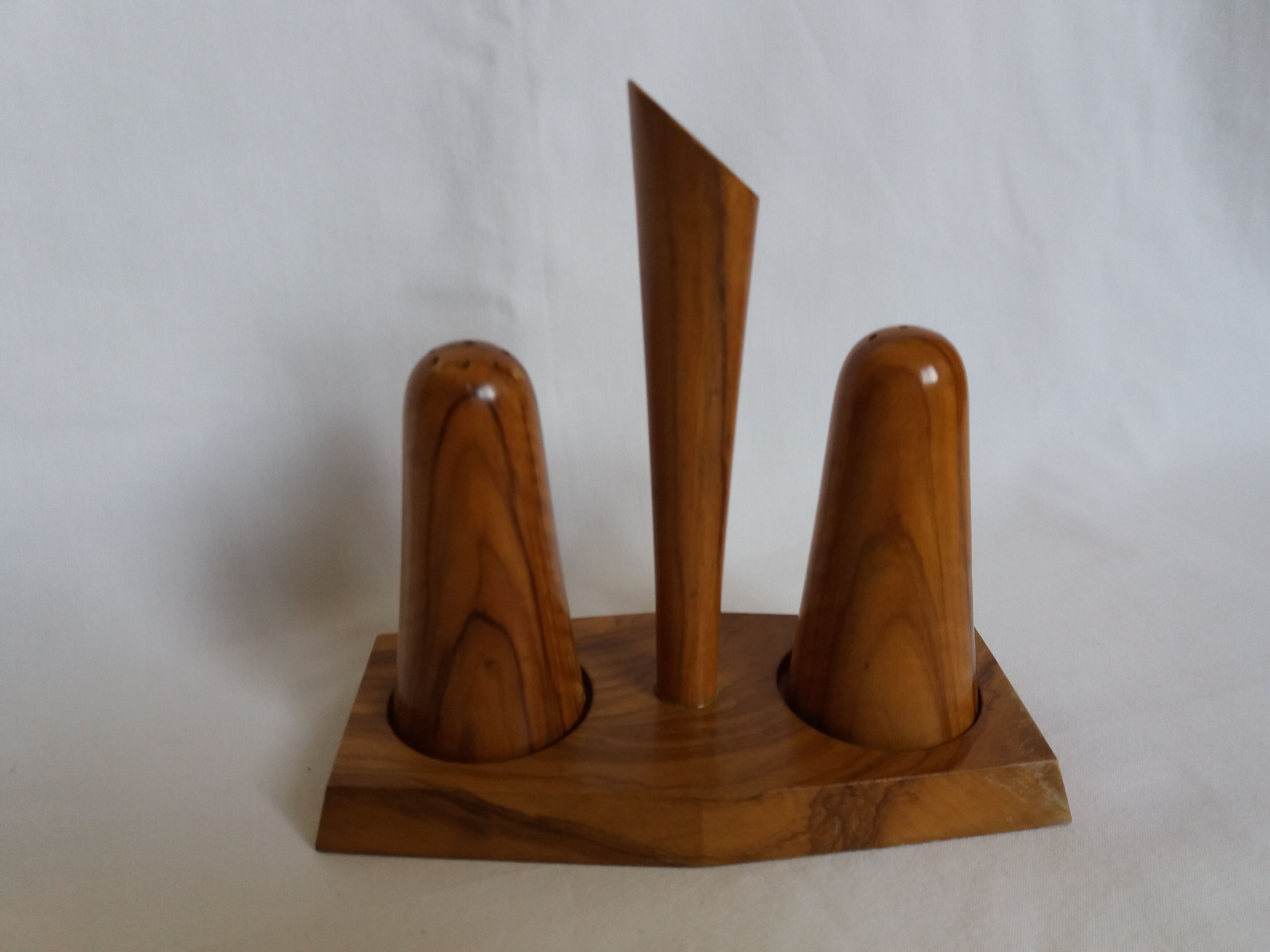 Pepper shaker in olive wood Art Deco style
