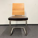 Ensemble exclusif de table à manger comprenant 6 chaises cantilever