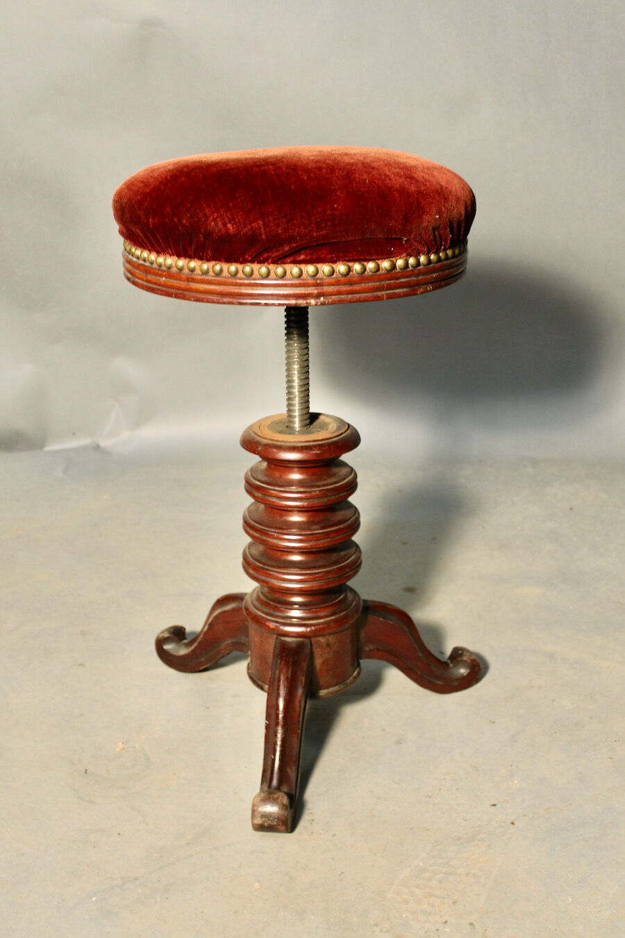 Piano stool on foot tripod XlXth