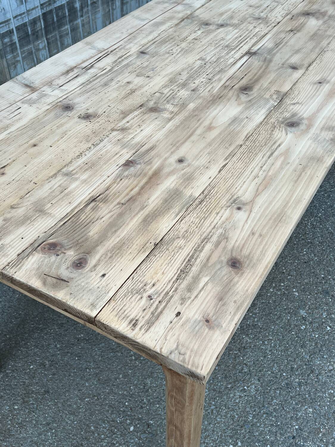 Farm table