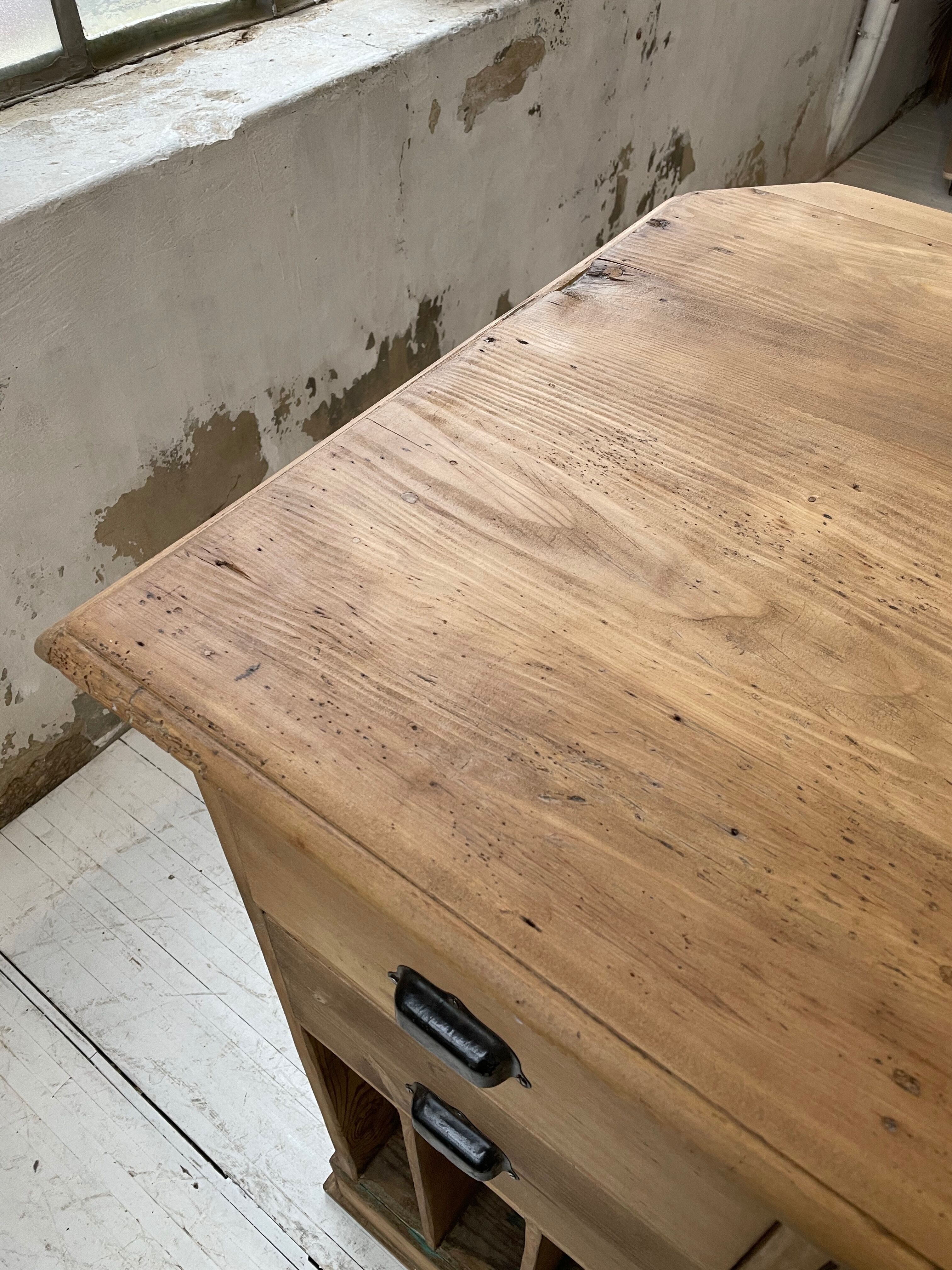 Old XXL drawer counter