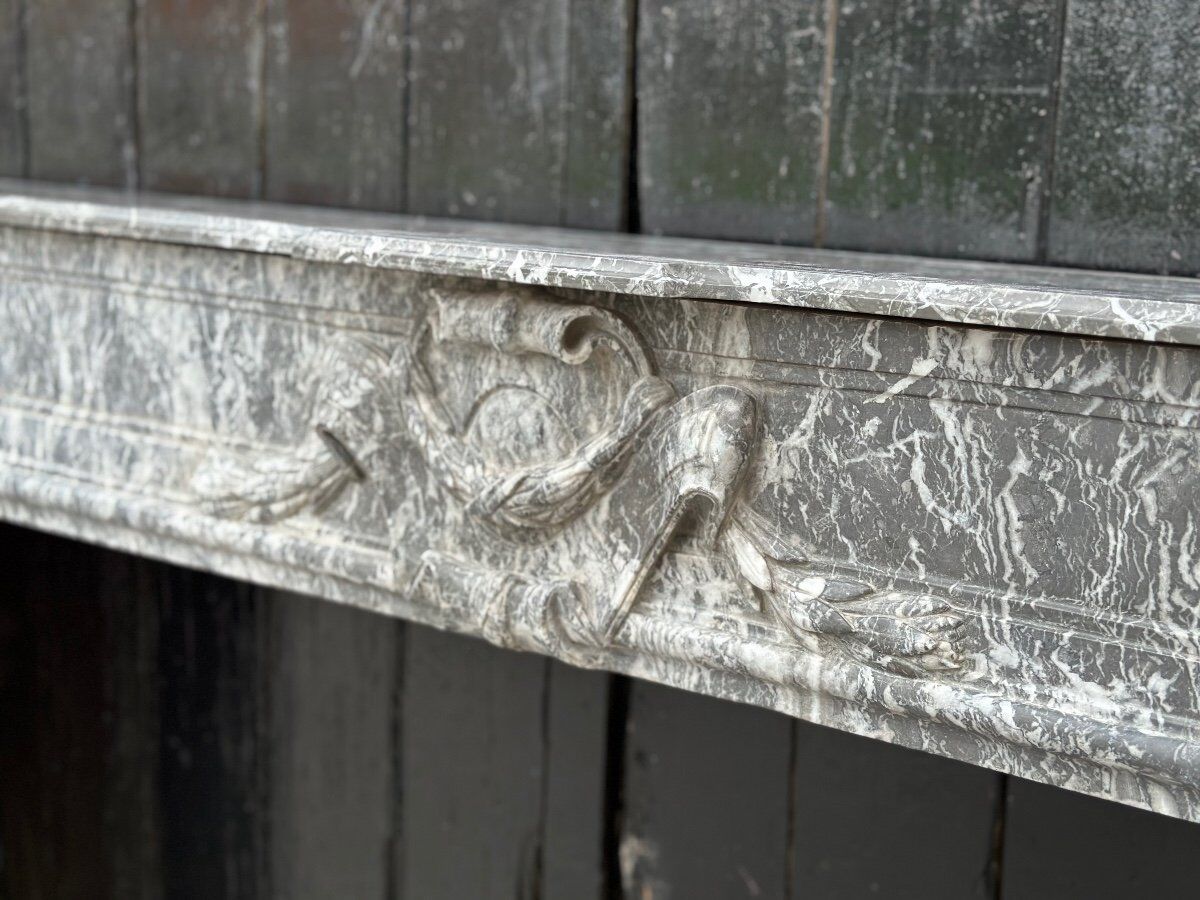 Louis XVI fireplace in gray marble Saint Anne, eighteenth century