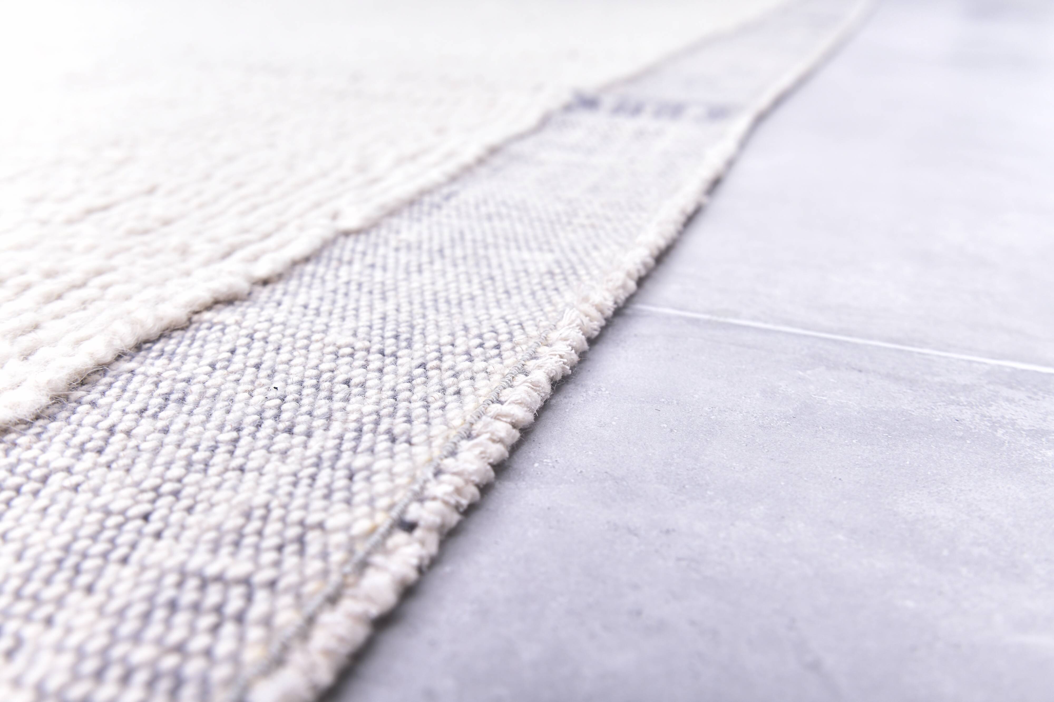 9x12 Soft Pastel White & Blue Vintage Rug, 273x357Cm