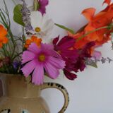 Water pitcher vase old décor daisies