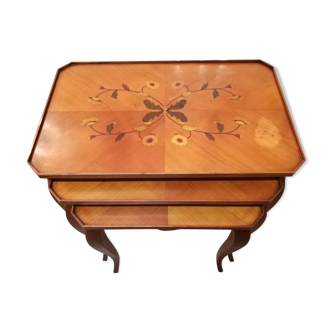 Pull-out tables in cherry and marquetry