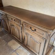 Buffet bas 3 portes en chêne