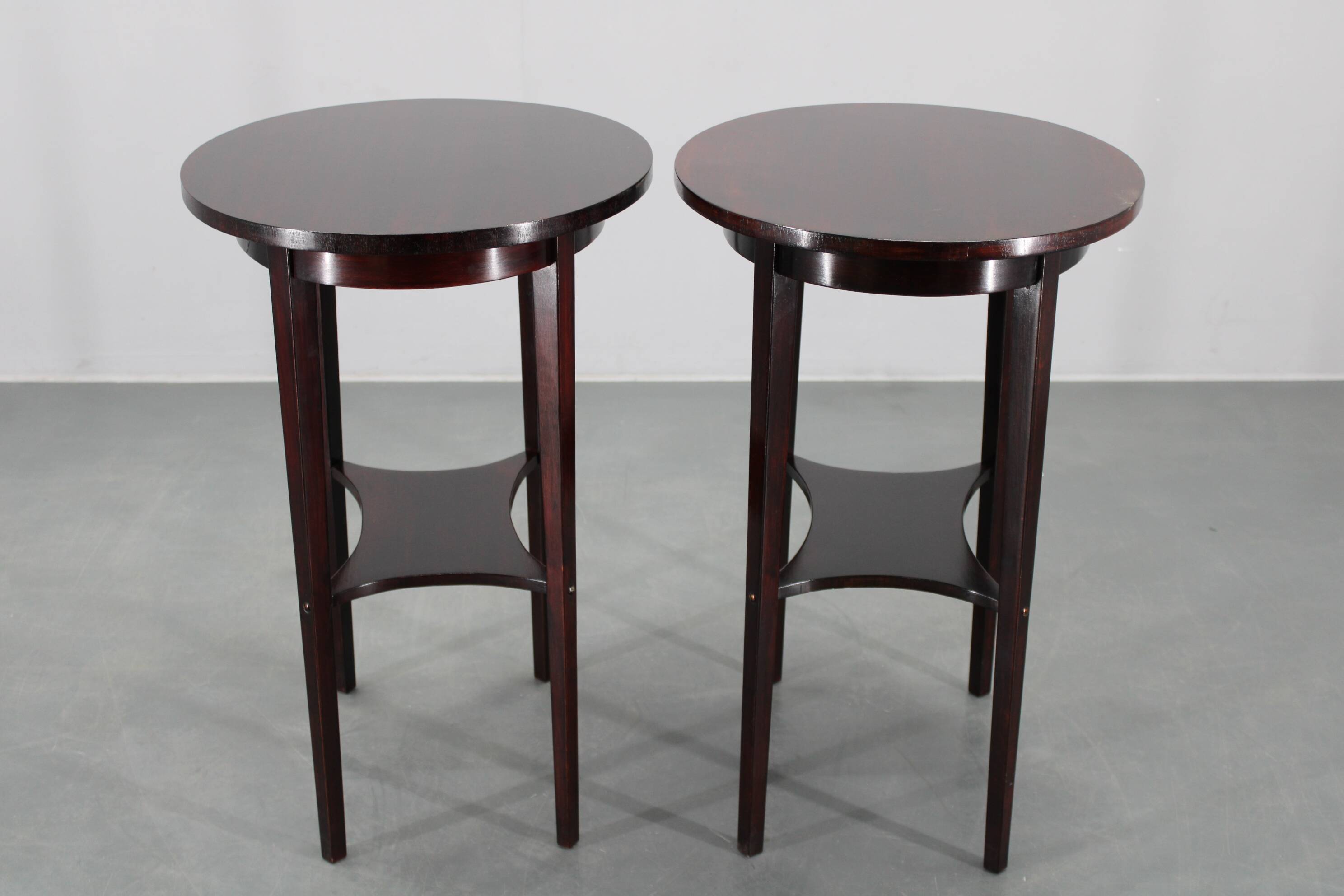 1930s pair of restored Thonet side tables No. 206, Czechoslovakia