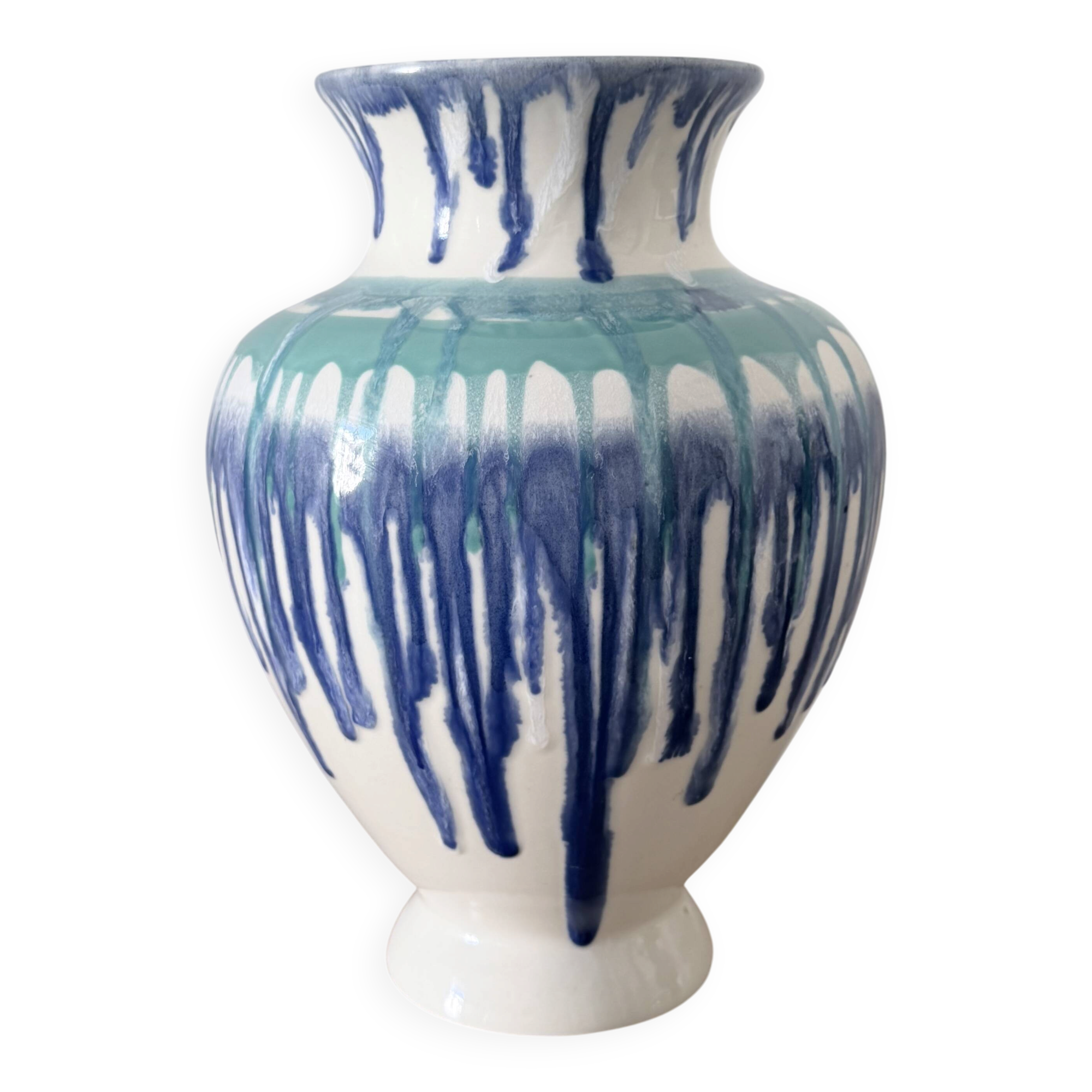 Large ancient sculptural vase in ceramic