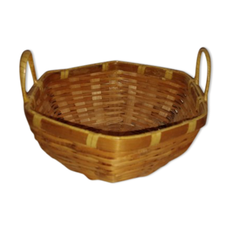 Octagonal wicker cup