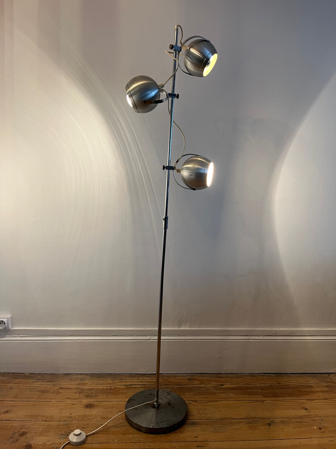 Eyeball lamp, space age vintage, 3 eyeballs.