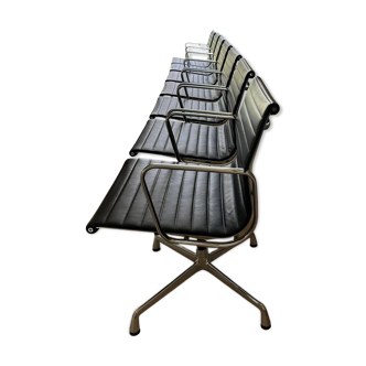 Vitra Aluminium Chair EA 107 Charles & Ray Eames