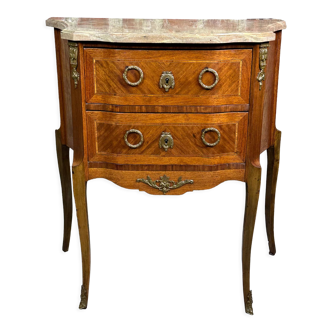 Commode galbée de style transition Louis XV/XVI en marqueterie et bronze