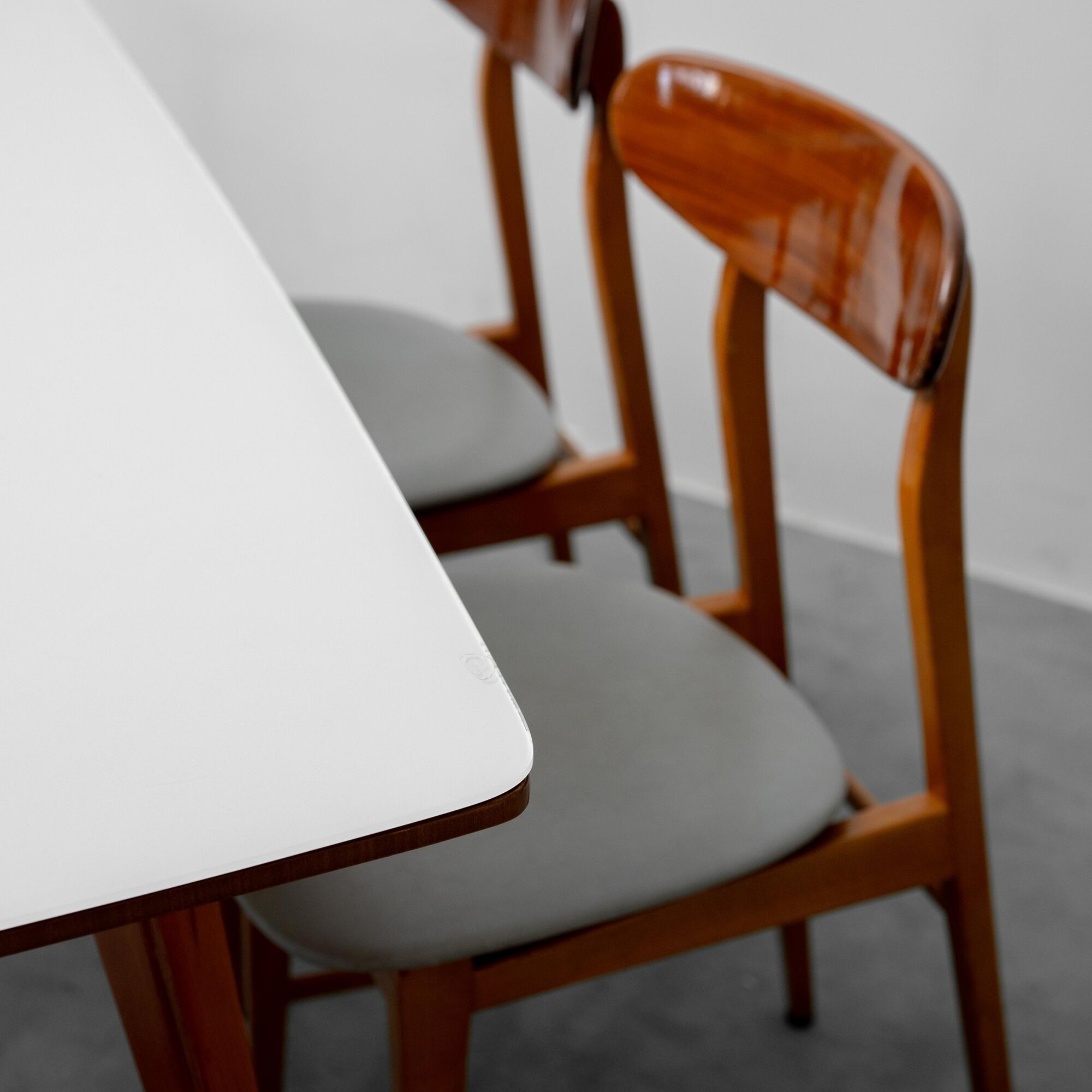 Vintage dining table set with 6 wooden chairs from the 1960s modernism