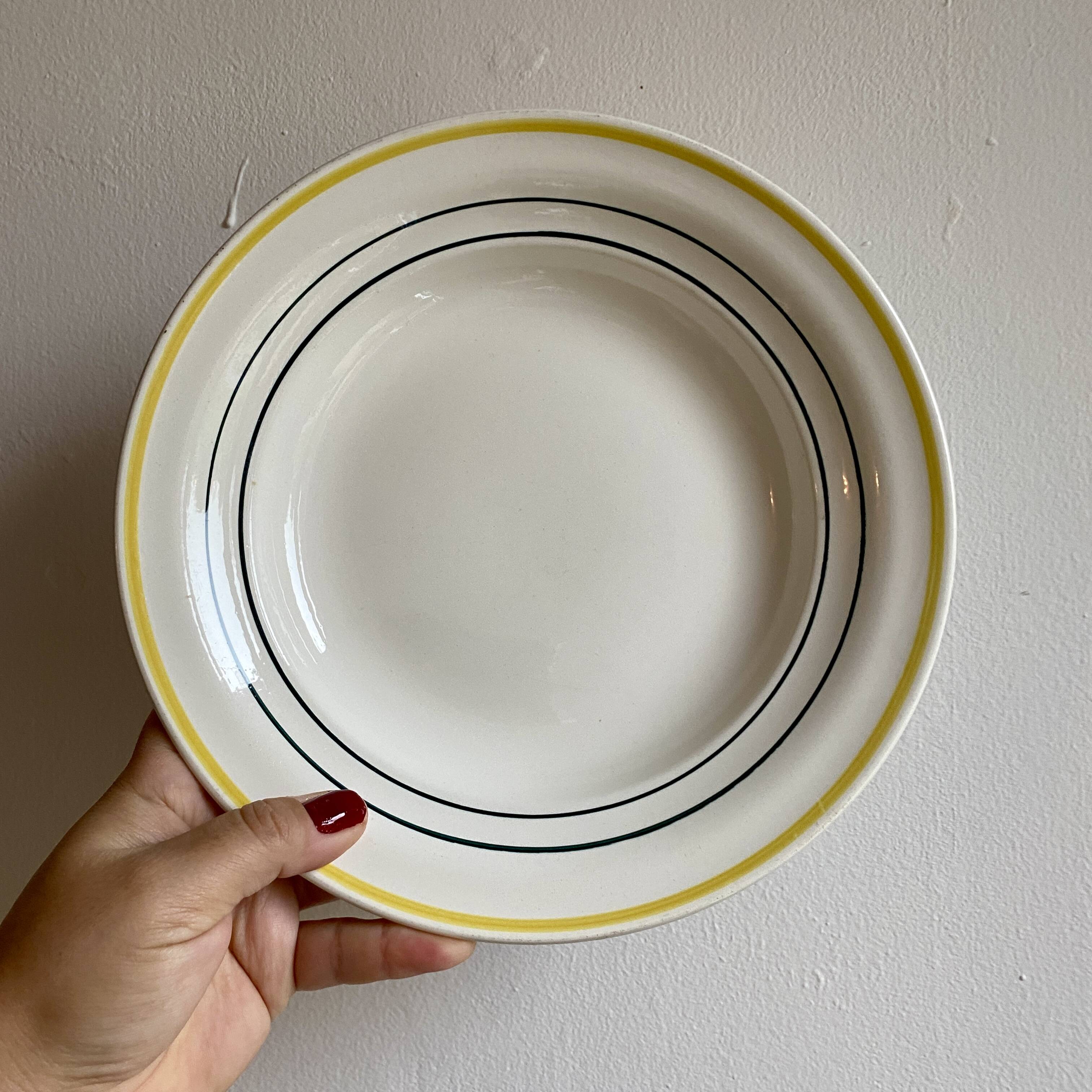 Lot de 8 assiettes creuses vintage modèle Trouville de Saint Amand