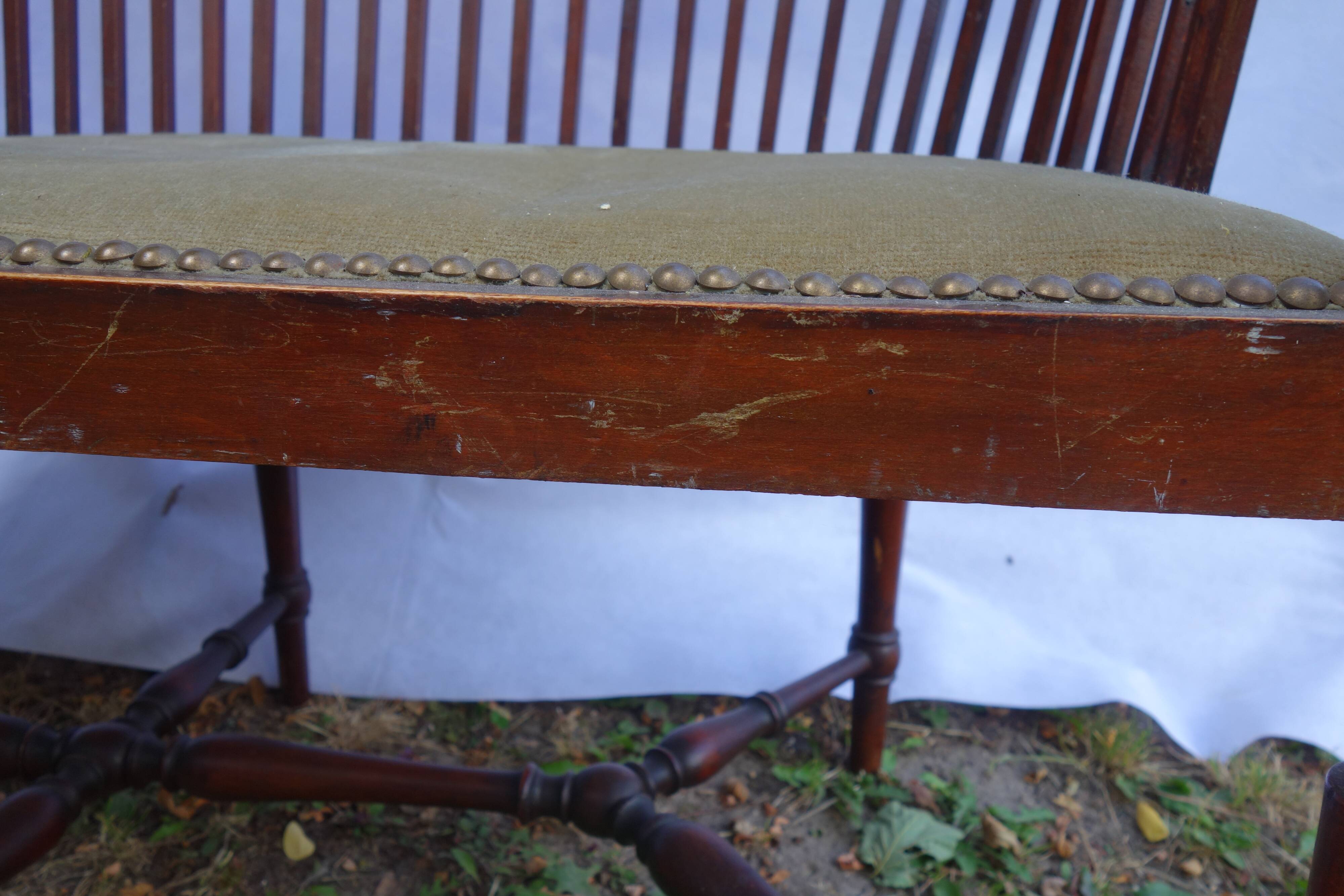 Old seat and 2 armchairs