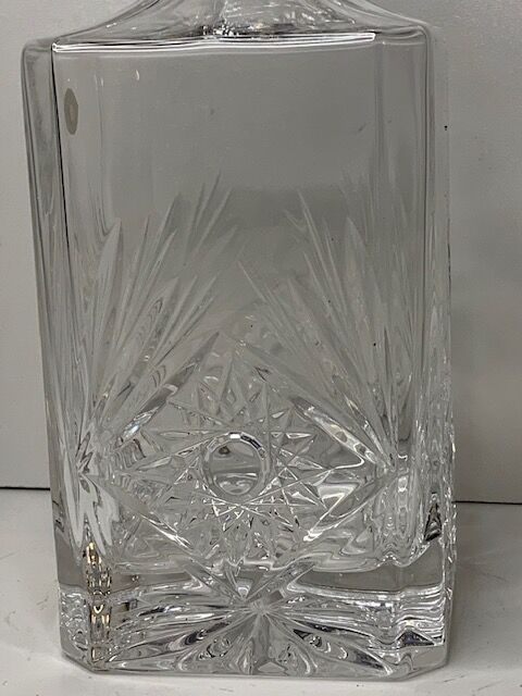 Hand-cut crystal whisky decanter