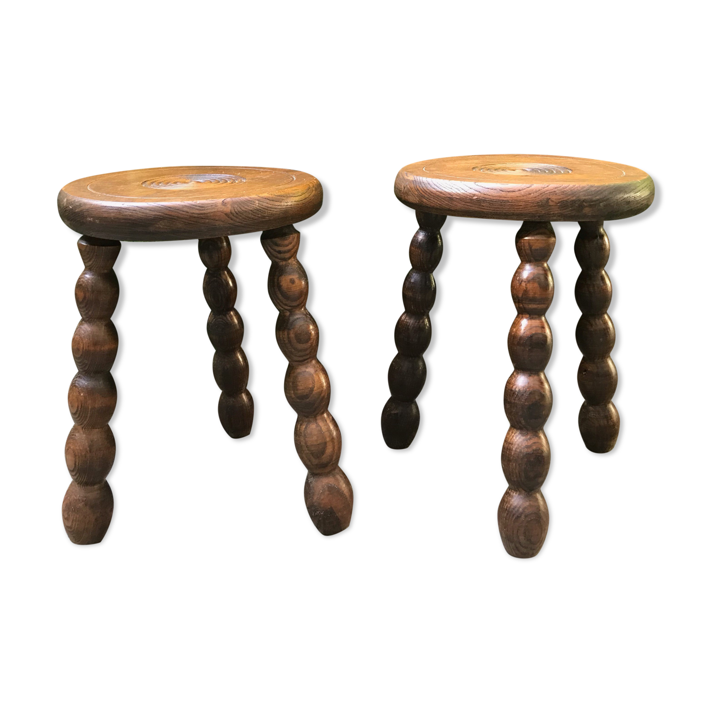Paire de tabourets tripode en bois tourné