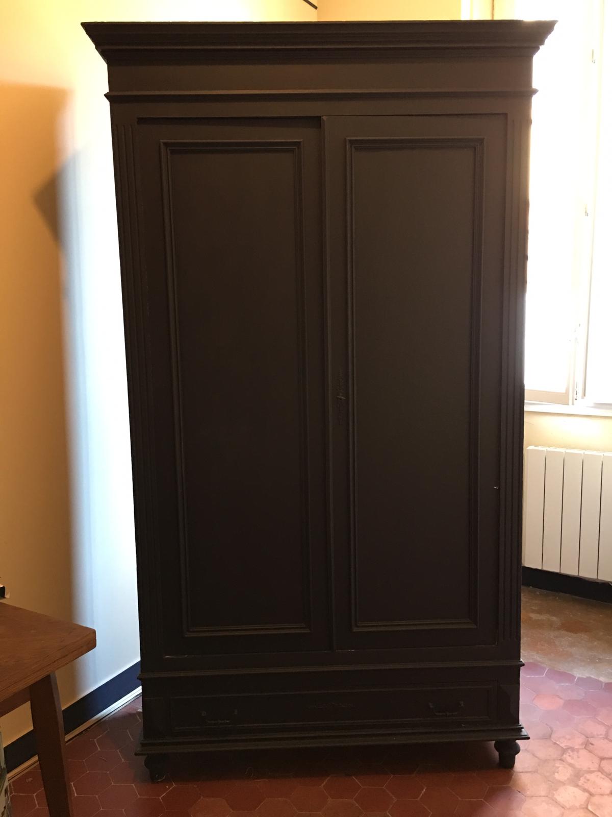 Midnight blue cabinet