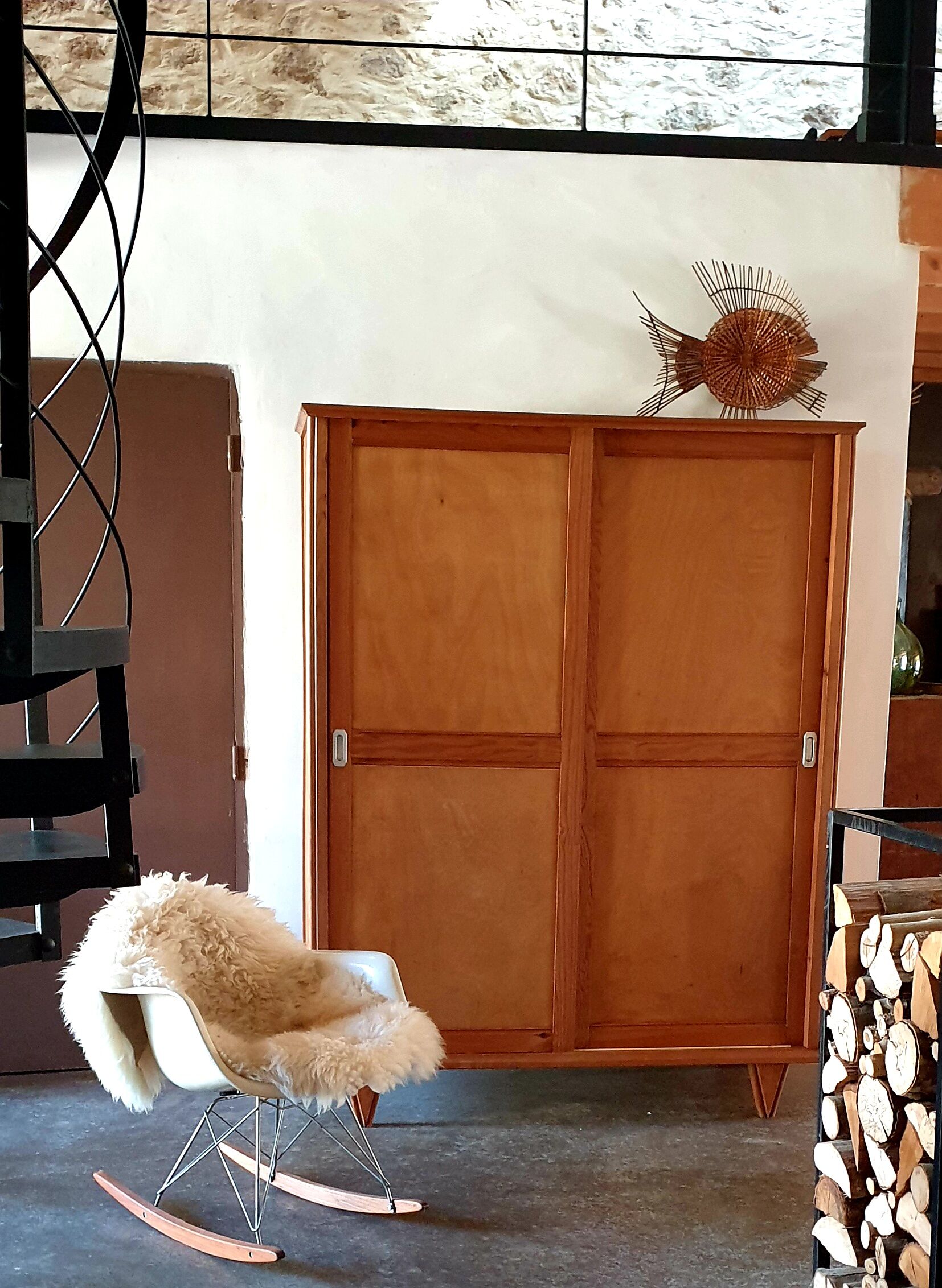 Parisian wardrobe with sliding doors