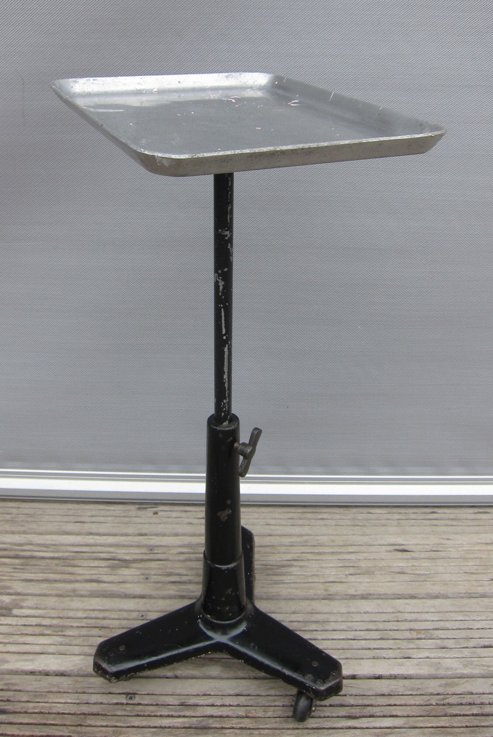 1930 dentist rolling table