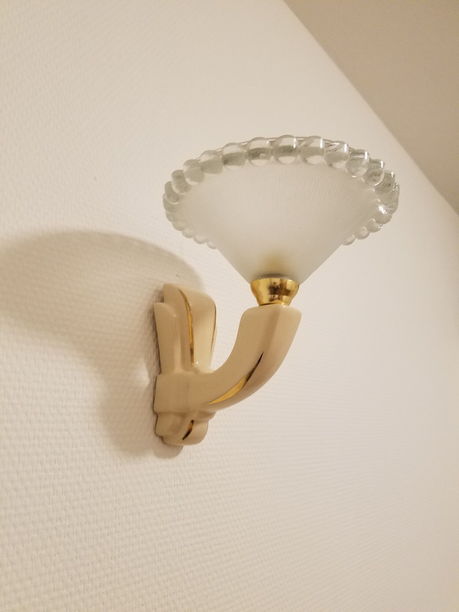 2 art deco wall lights in porcelain and frosted glass