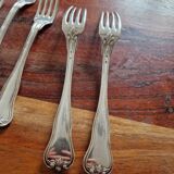 Christofle - Set of 7 dessert forks in the violoné palmette pattern.