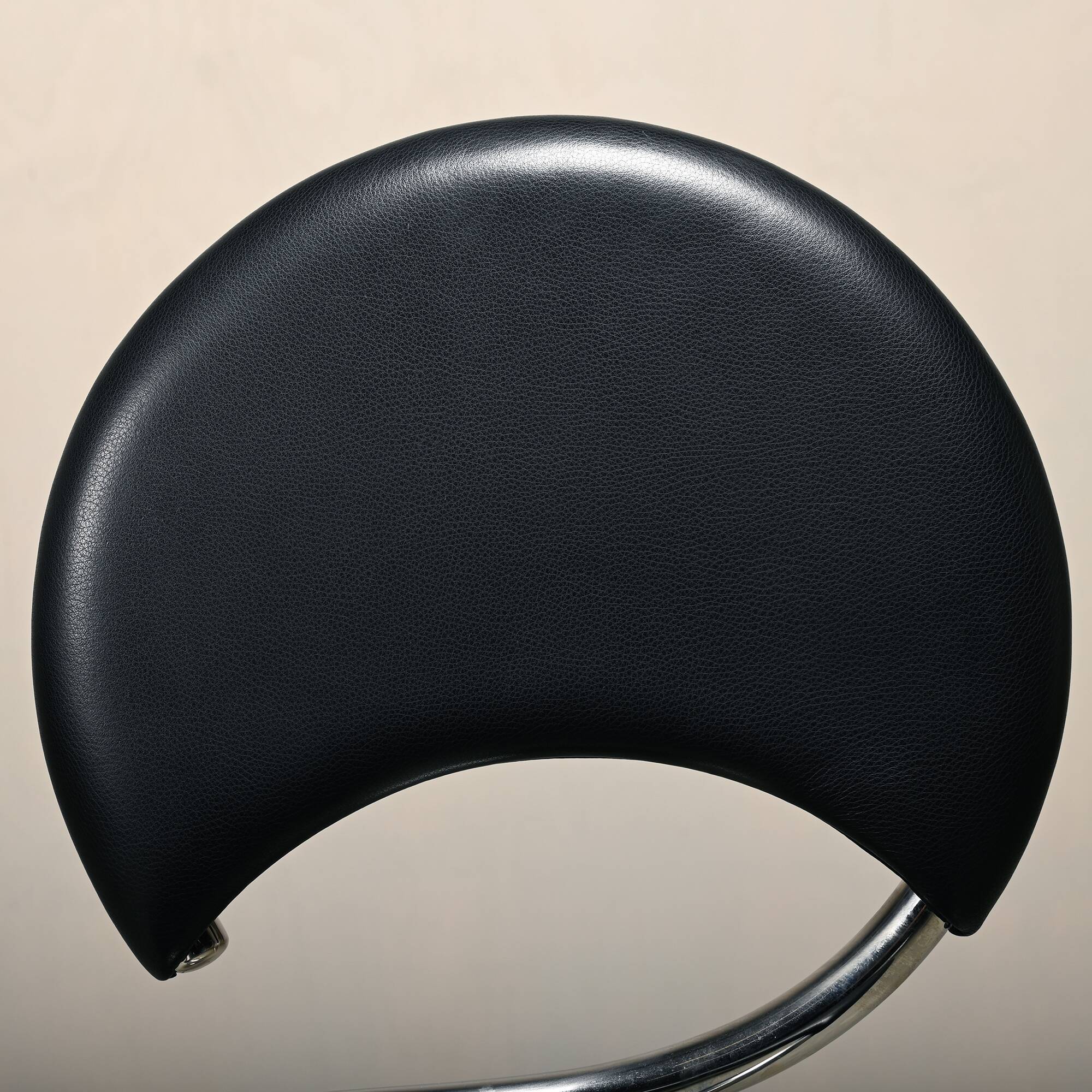 Poul Henningsen Snake Chairs, Model PH-501 in chrome and full black leather