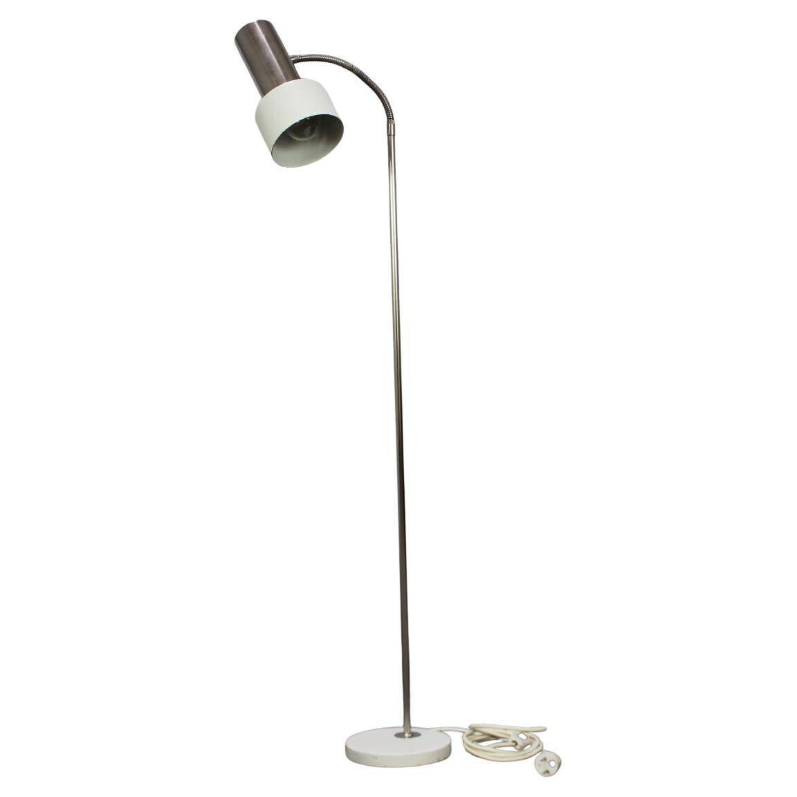 Lampadaire en métal blanc, Tchécoslovaquie 1970