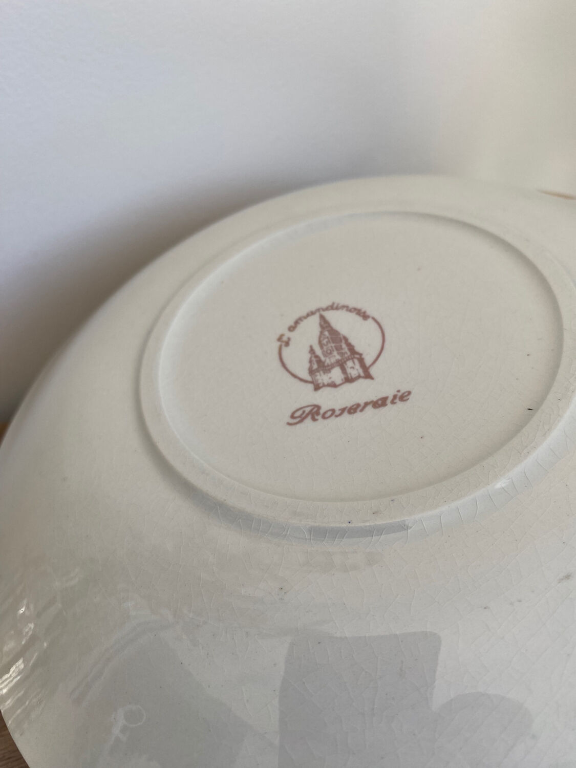 5 Hollow porcelain plates