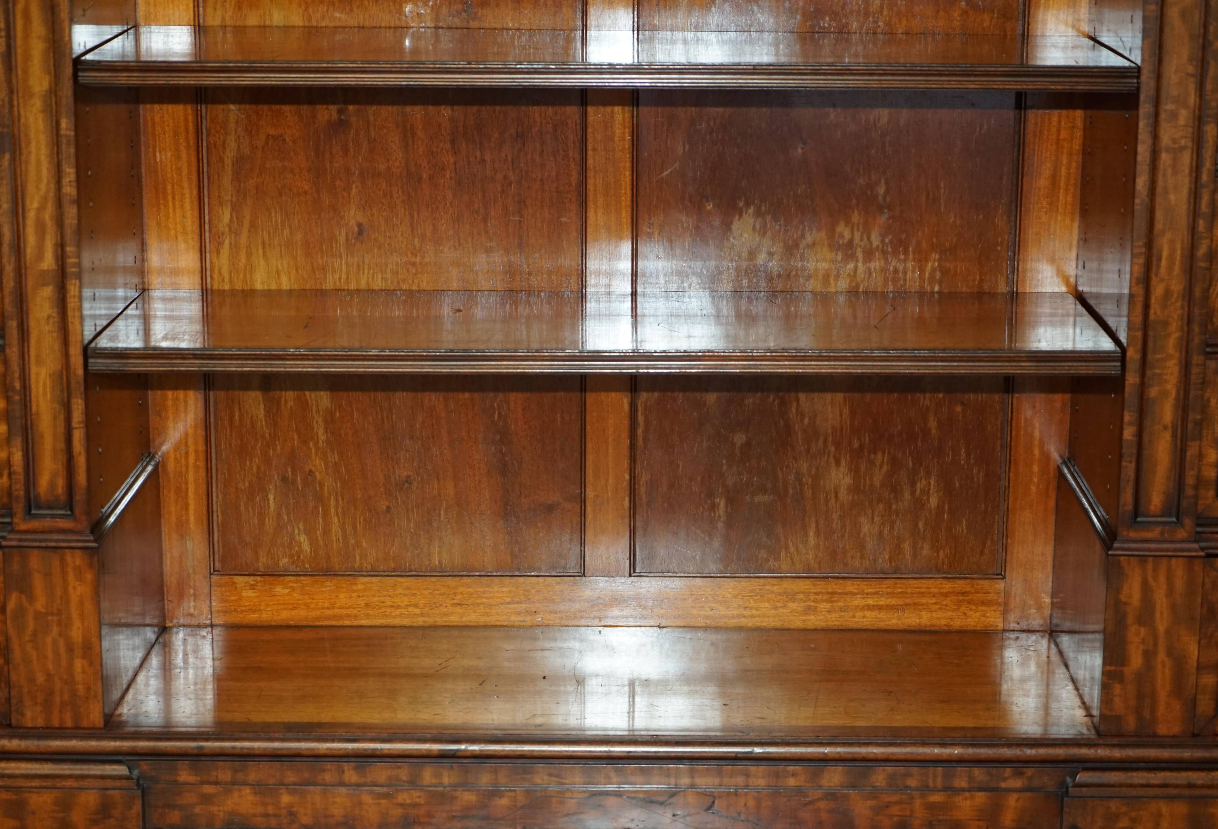 Wellington Antique Furniture 1830 in Flamed Wood