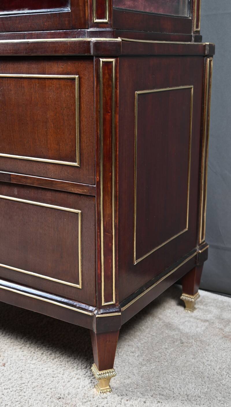 Small Display Cabinet in Mahogany, Louis XVI style – Late 19th Century