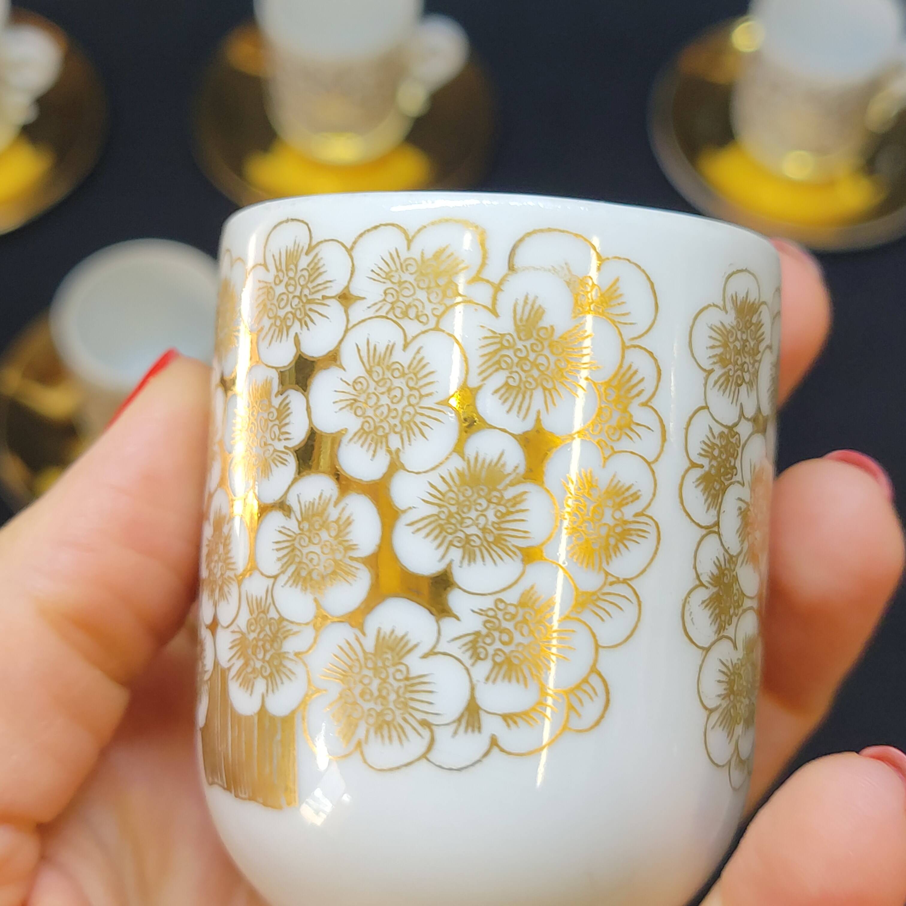 9 tasses à café et soucoupes Mira par Esteri Tomula pour Arabia Finland