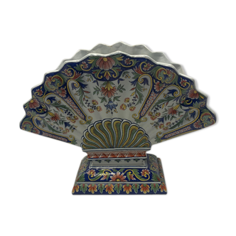 Bouquetière en porcelaine de Rouen