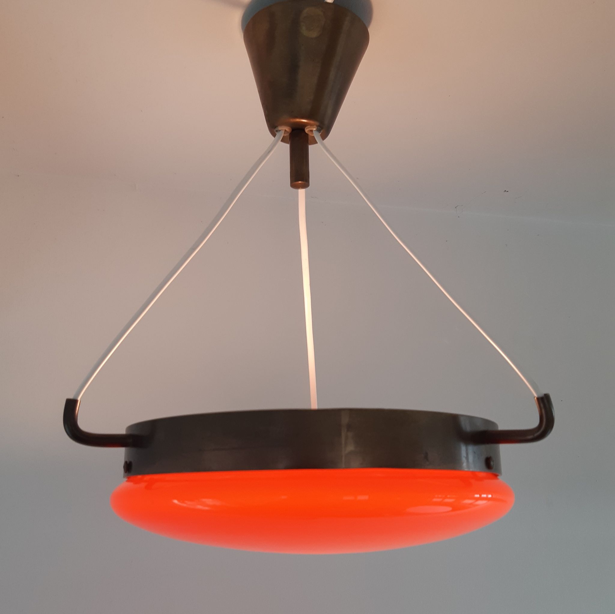 Suspension en verre orange et laiton vintage