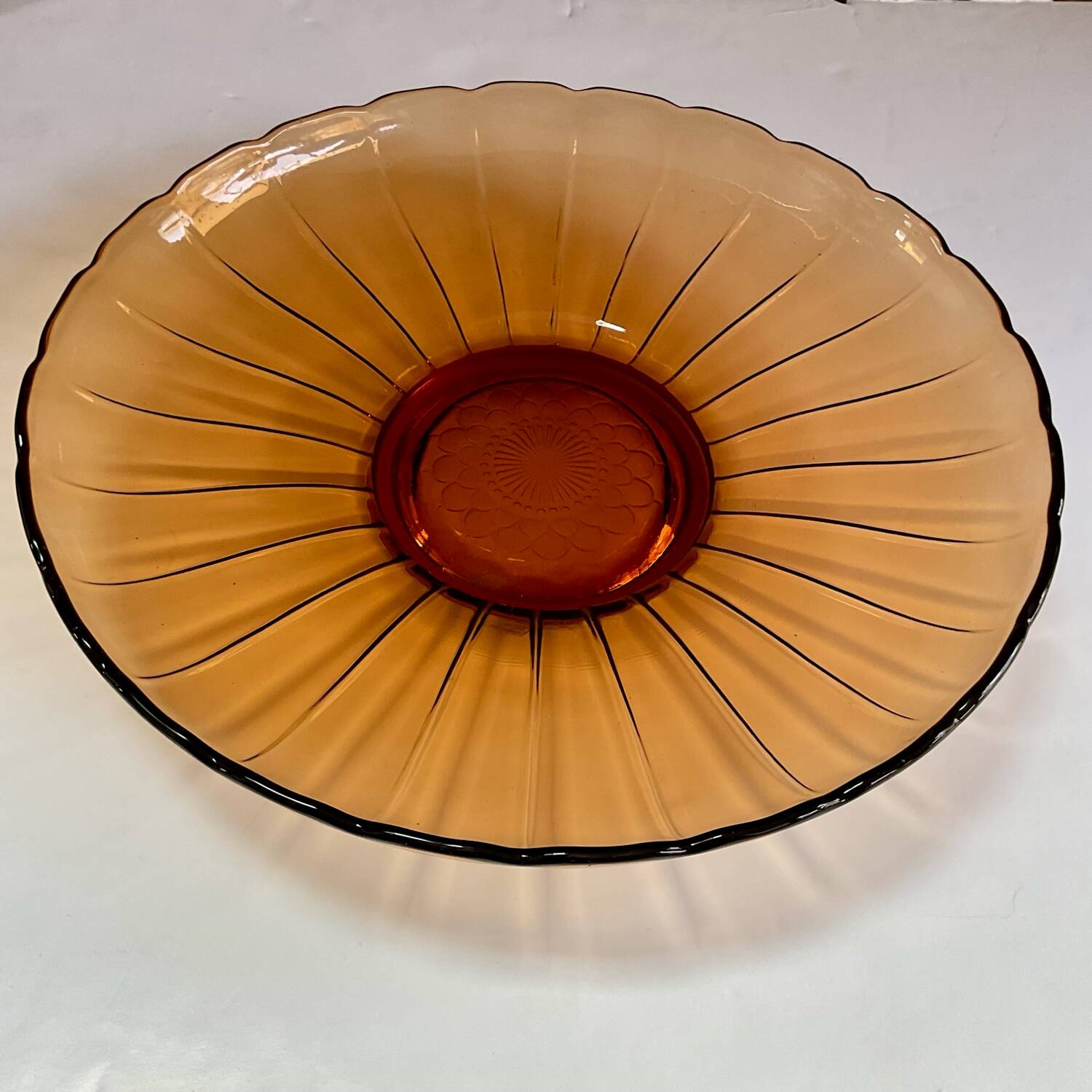 Amber glass plate
