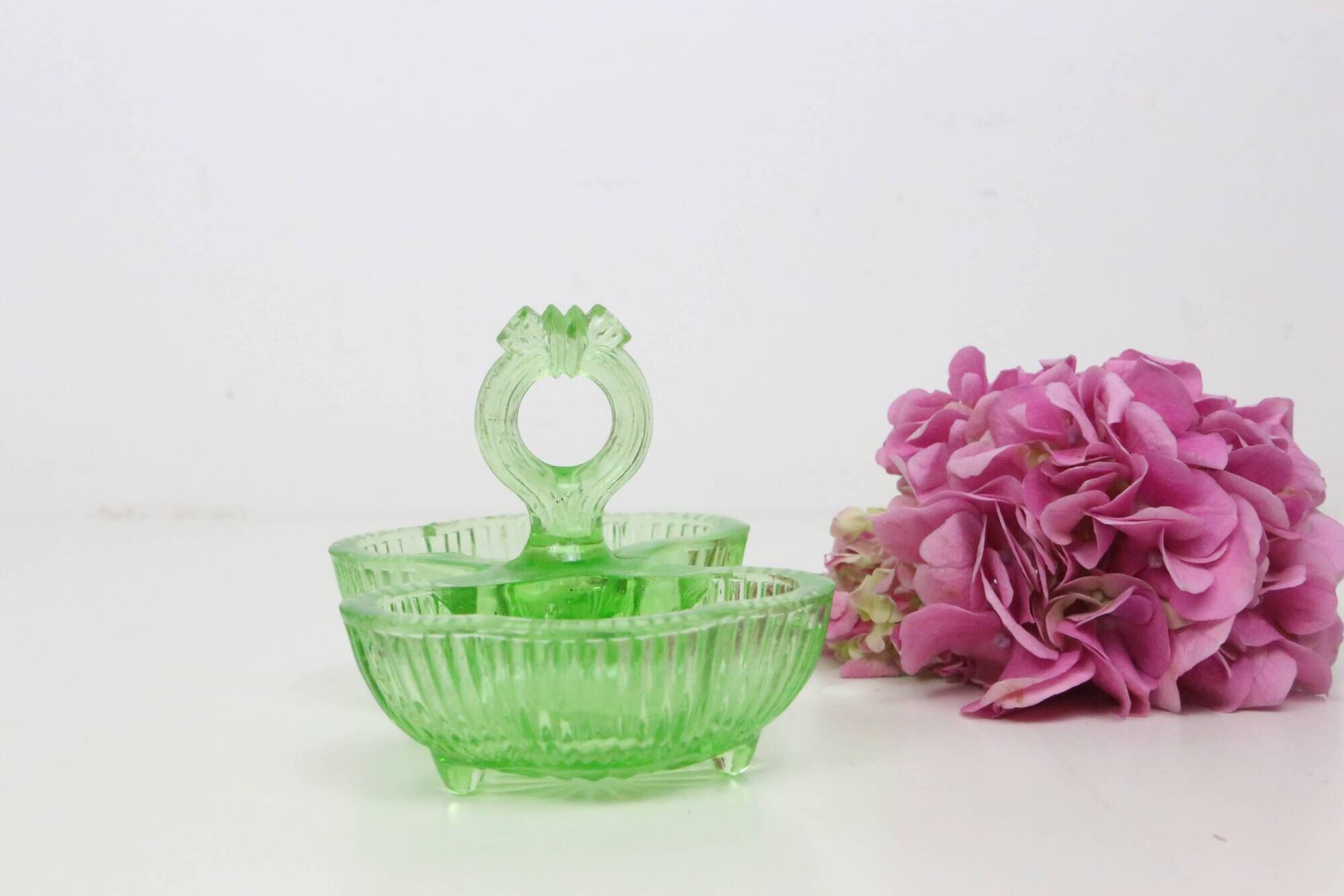 Salt and Pepper Servant in green glass, molded glass, vintage French, authentic