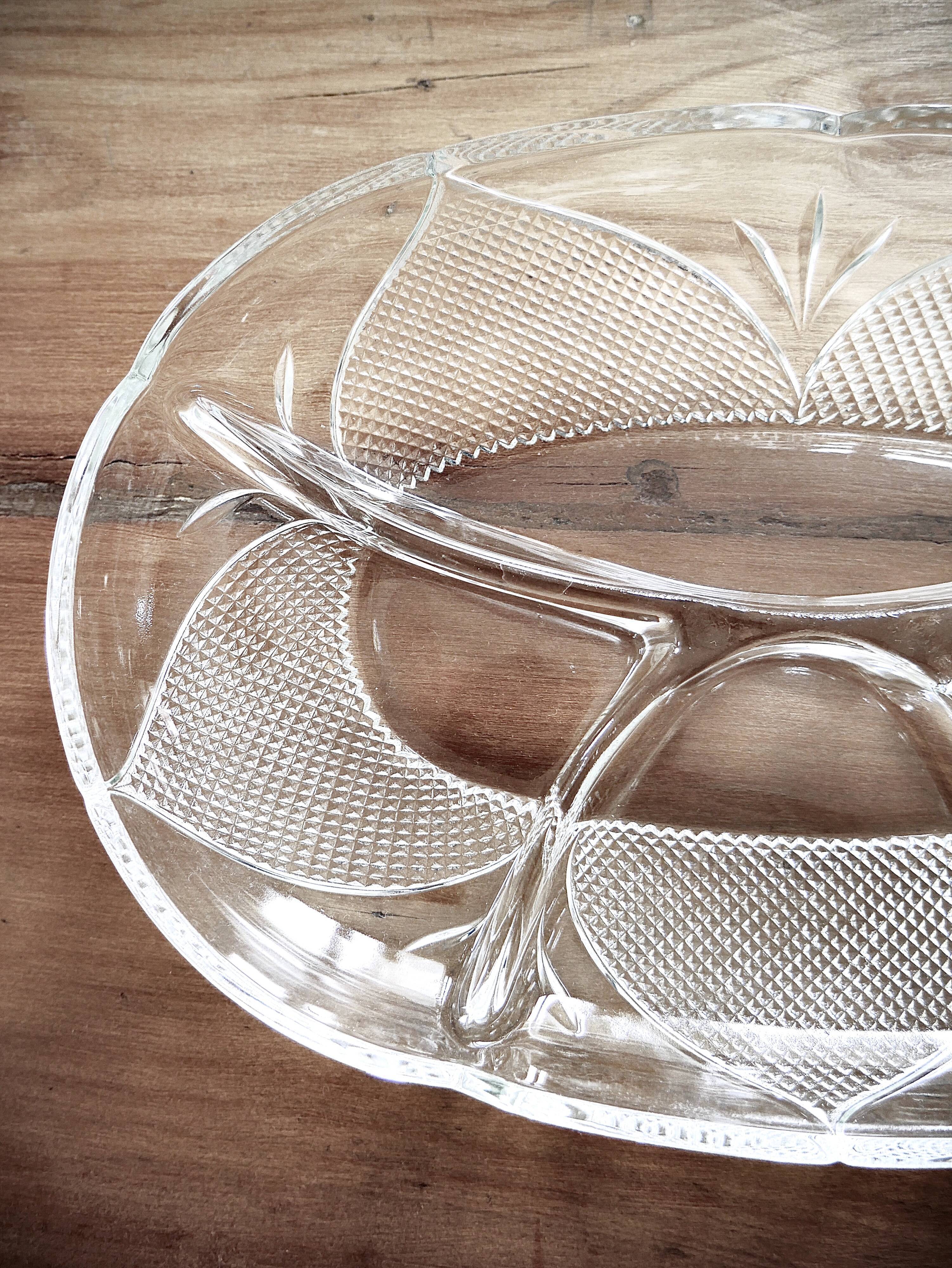 Compartmentalized chiseled glass dish
