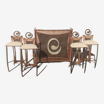 Exotic bar and 4 metal stools in vintage rope