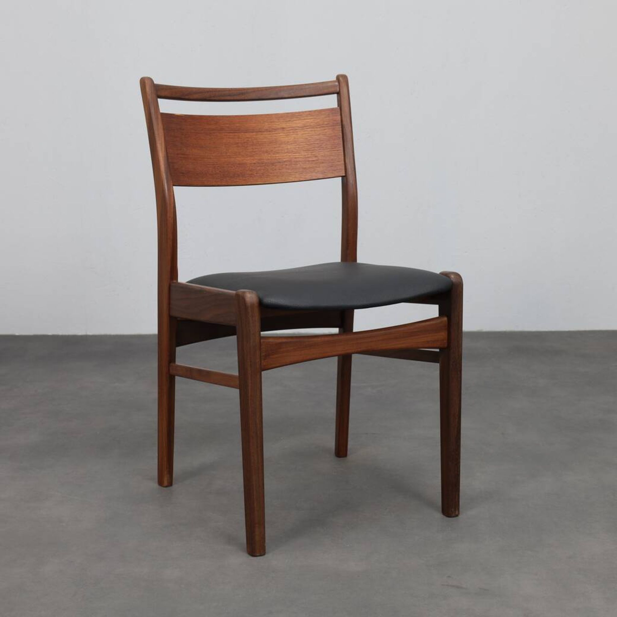 Chaises de salle à manger en teck modernes du milieu du siècle, ensemble de 4, années 1960.