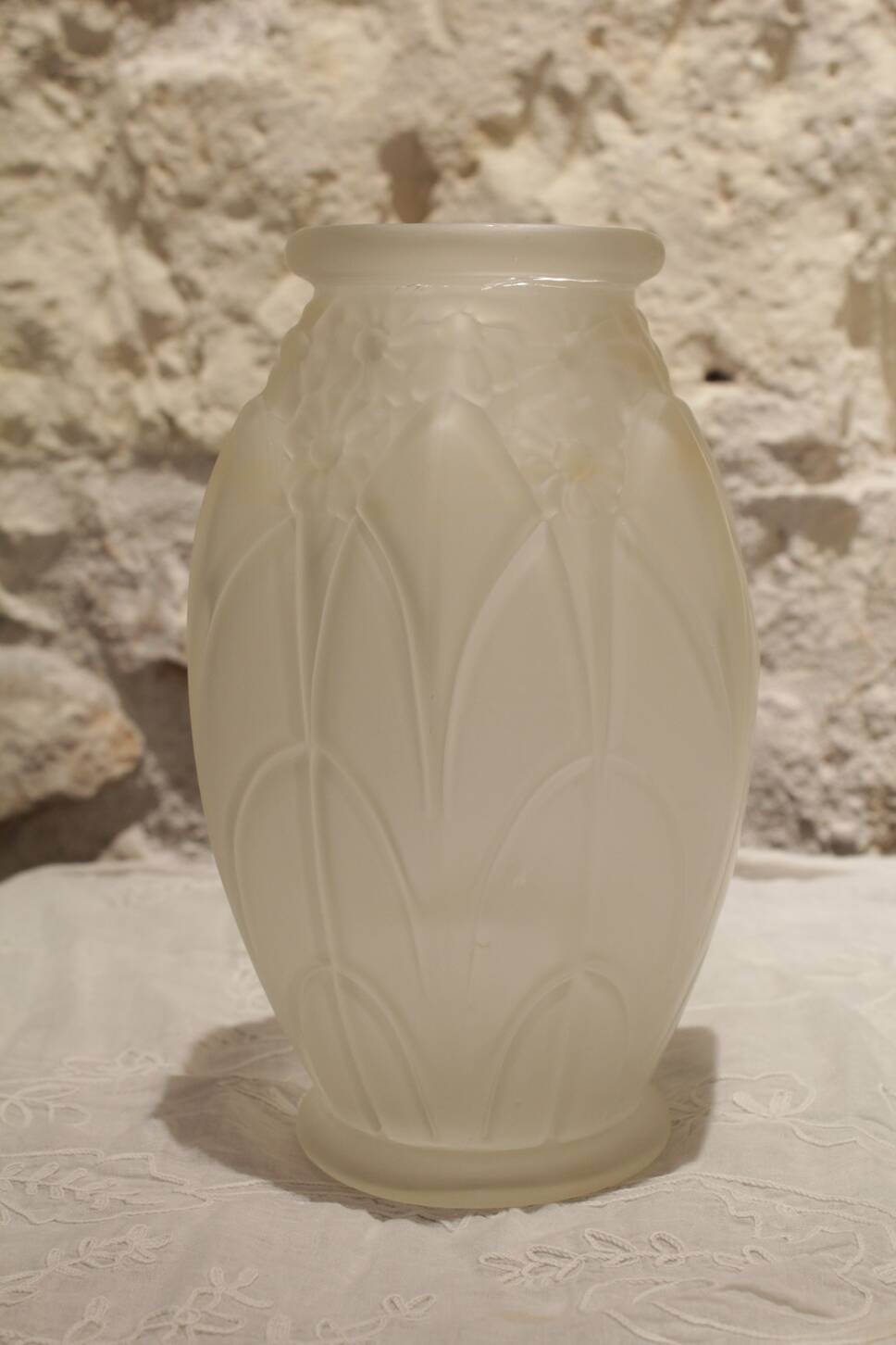 Art Deco molded and satin-finished glass vase, circa 1930