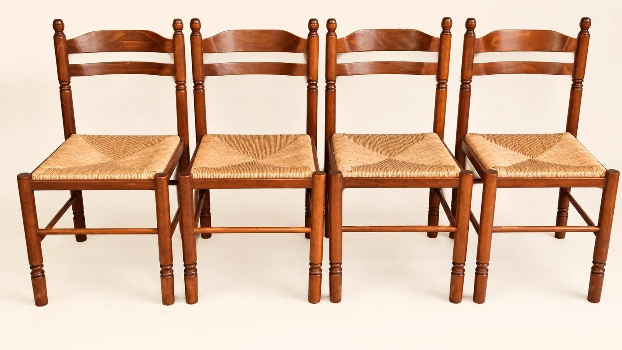 Set of 4 rustic chairs in Louis XIII style, with rush seats, early 20th century.