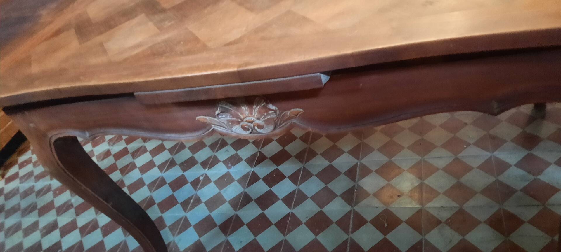 Extendable table