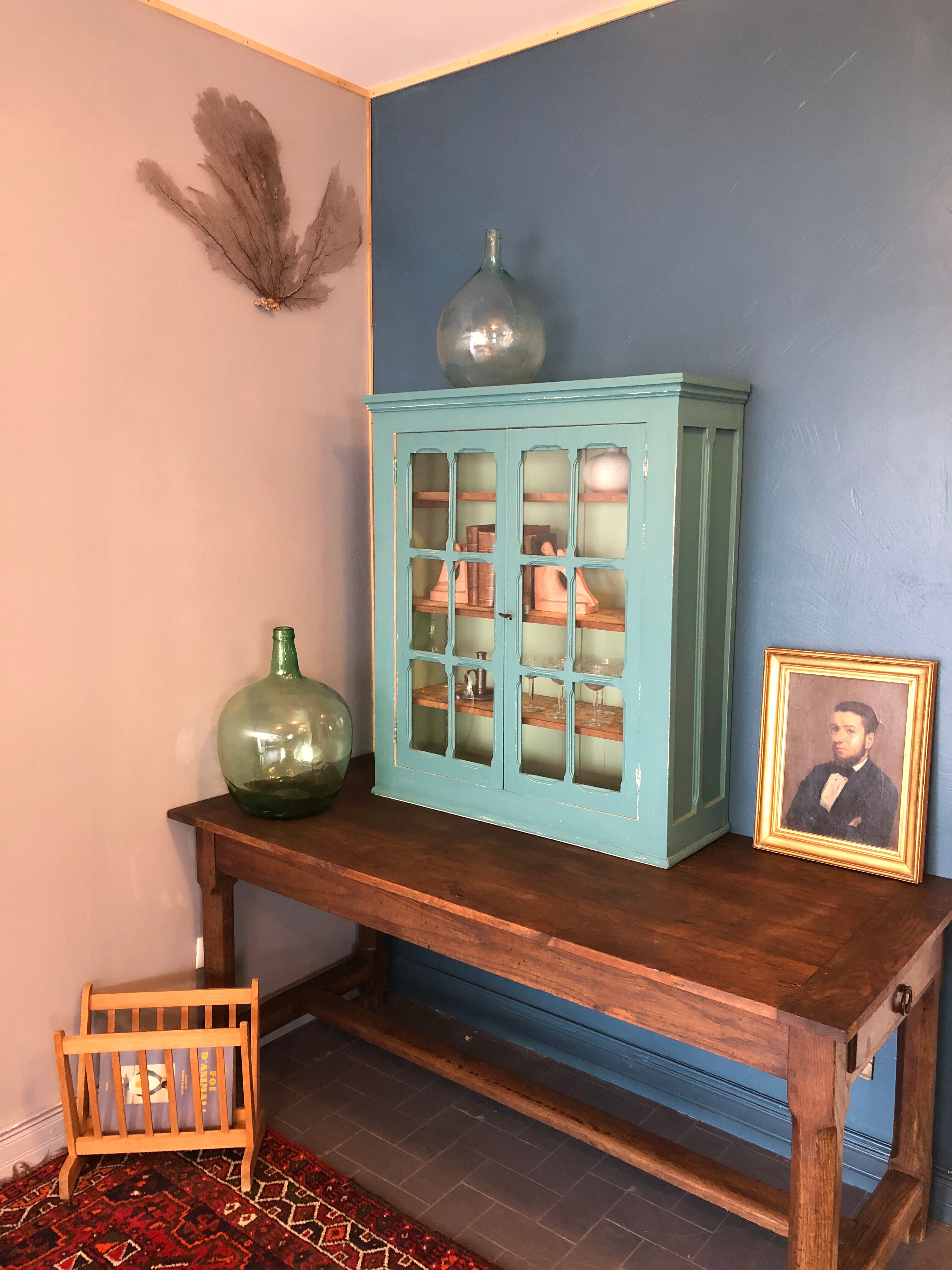 Old window to put down